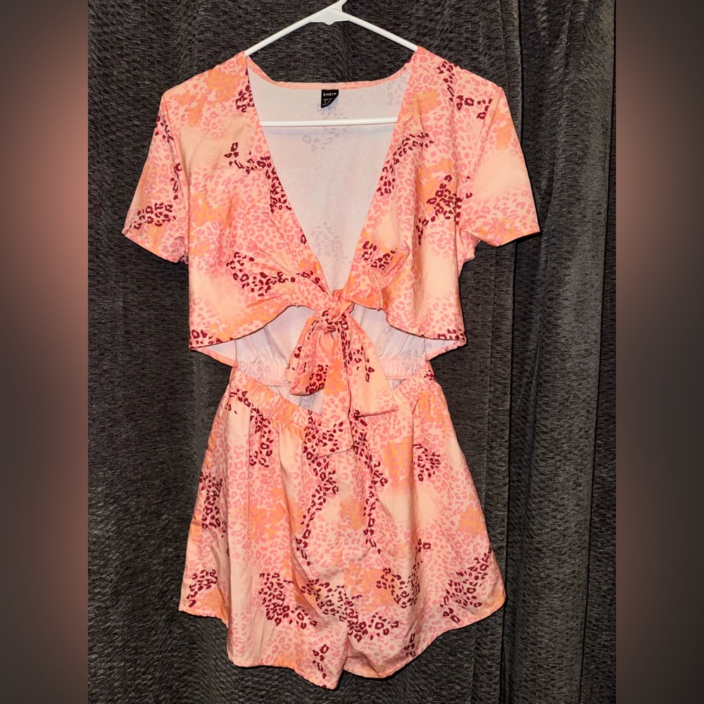 SHEIN Pink Leopard Print Romper